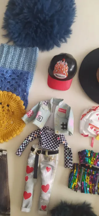 10 Muñecas Rainbow High + 37 Accesorios