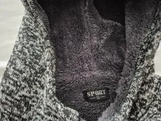 Jersey pelo con capucha