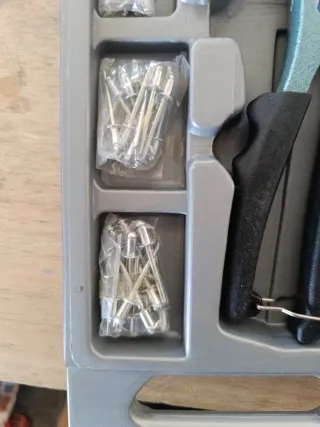 Remachadora Quartz HR-11