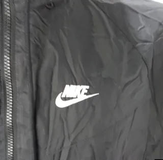 Giacca Nike Nera con Cappuccio