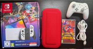 Nintendo Switch OLED + Mario Kart 8 Deluxe
