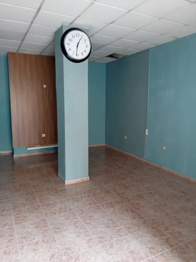 Local ideal fruteria centro granada. Mucho paso