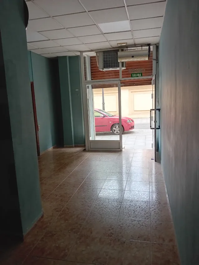 Local ideal fruteria centro granada. Mucho paso