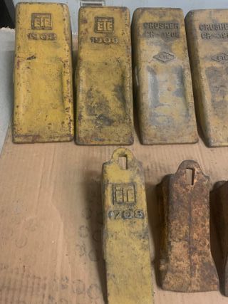 LOTE DIENTES DE PALA EXCAVADORA