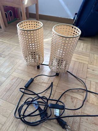 Lámparas mesita noche Ikea ratán.