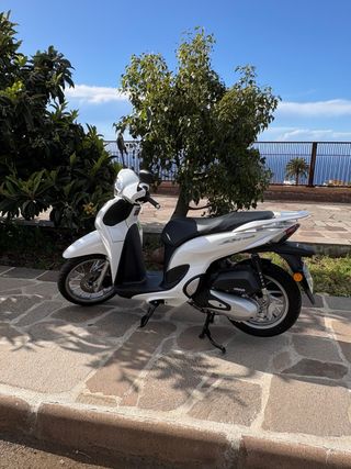 Honda SH Mode 125 Scooter Blanca