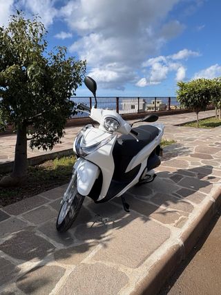 Honda SH Mode 125 Scooter Blanca