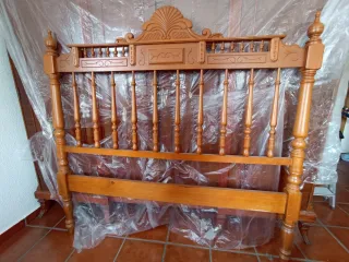 Cabecero de madera de pino