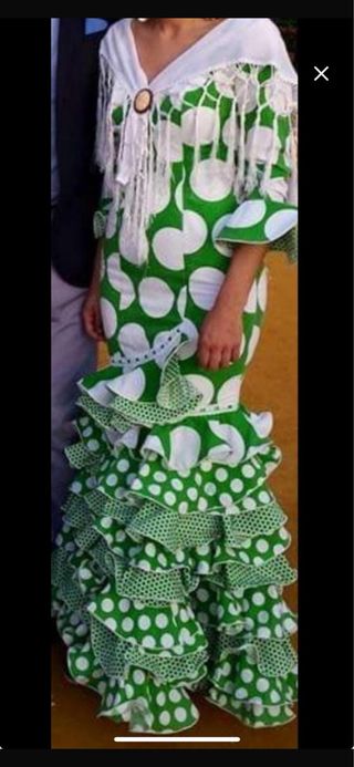 Traje de flamenca verde y blanco