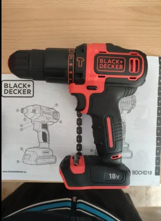 Combo de herramientas a bateria Black+Decker 18V