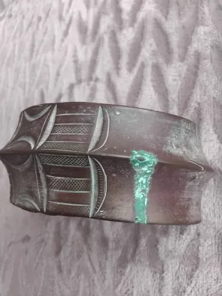 Antiguo Torque Fang Bronce