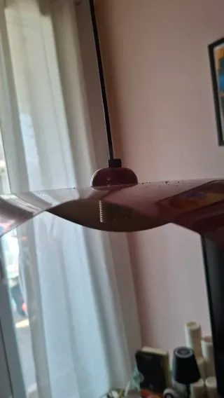 Lampadario rosso/oro in metallo
