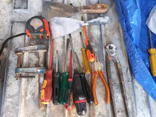 Juego de llaves fijas oxidadas