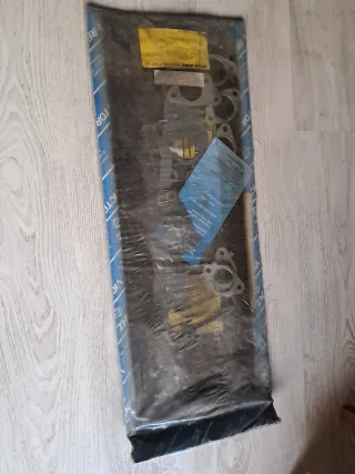 MERCEDES BENZ 190 E 2.6. JUEGO JUNTAS MOTOR.