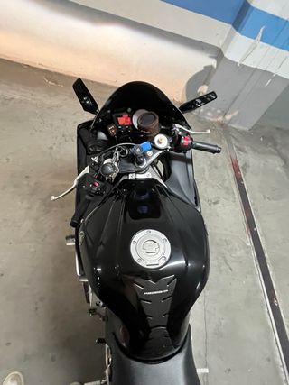 Yamaha R6 para pilotos