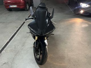 Yamaha R6 para pilotos