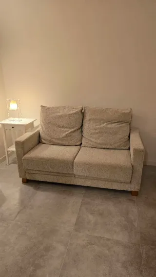 Sofá de 2 plazas beige