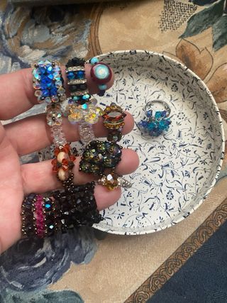 Anillos de bisutería hechos a mano