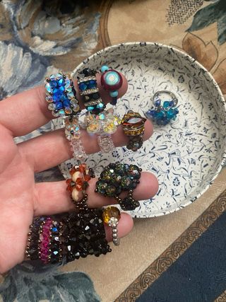 Anillos de bisutería hechos a mano