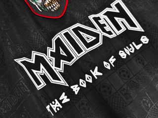 Camiseta Iron Maiden Retro Negra Roja West Ham