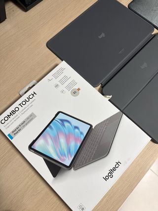Logitech Combo Touch iPad
