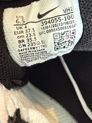 Zapatillas Nike Blancas y Negras