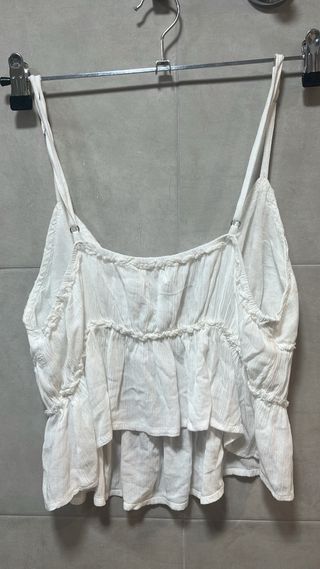 Blusa Pull&Bear blanca tirantes volantes