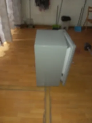 Nevera pequeña gris