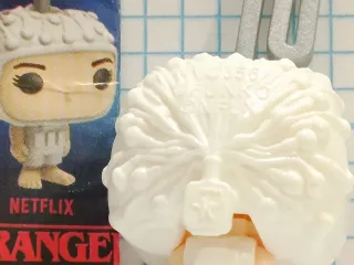 Funko Pop Stranger Things Eleven con clip