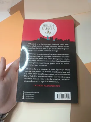 Helen Parker. El dragón dorado