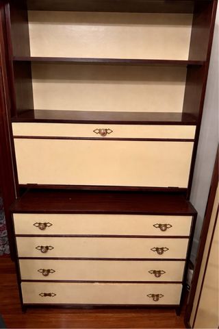 Escritorio antiguo de madera