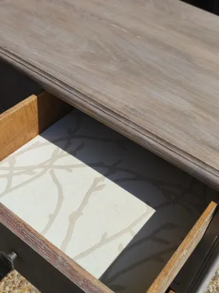 Cómoda antigua en madera lavada