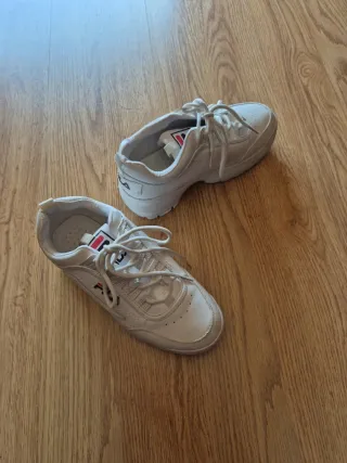 Deportivas Fila - Talla 36 Blancas