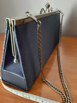 Elegante bolso de fiesta raso azul y plata