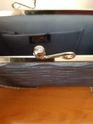 Elegante bolso de fiesta raso azul y plata