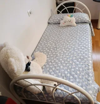 Cama infantil 90x190, colchón nuevo sin estrenar
