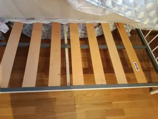 Cama infantil 90x190, colchón nuevo sin estrenar