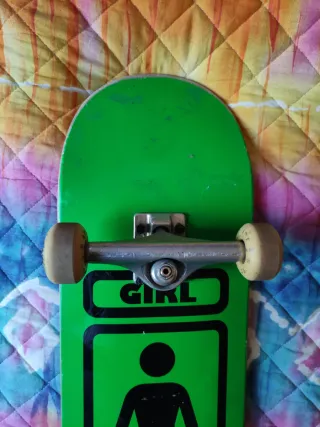 Skate Girl Simon Bannerot Verde