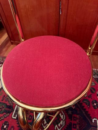 Galan de noche dorado y rojo