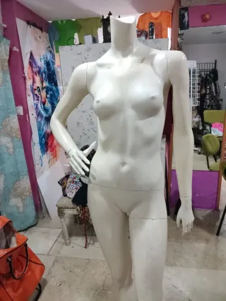 Maniquí de mujer desmontable