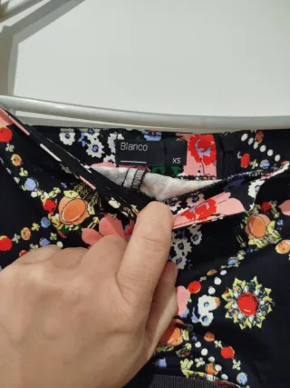 Vestido negro estampado floral