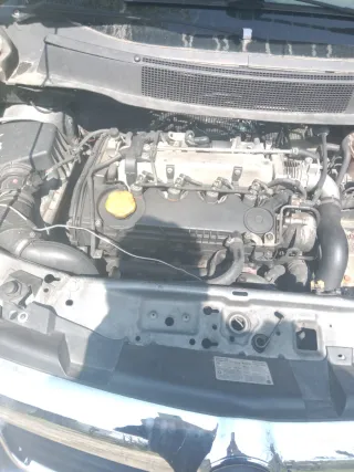 Infiniti Opel Zafira  2006 para piezas