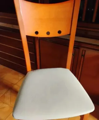 4 Sillas REGALO Mesa Comedor. Precio cada unidad.