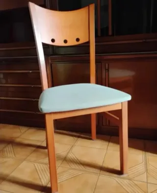 4 Sillas REGALO Mesa Comedor. Precio cada unidad.