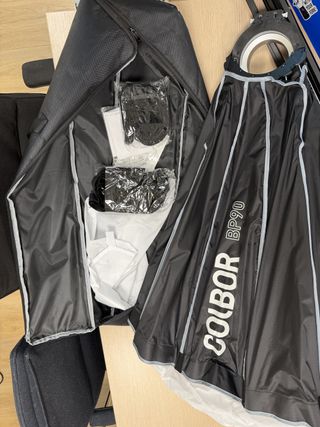 Kit Iluminación Colbor 330W + Softbox