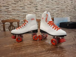 Patines de 4 ruedas blancos