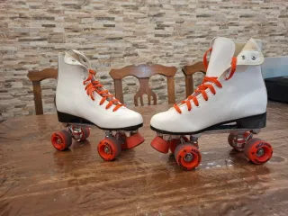 Patines de 4 ruedas blancos