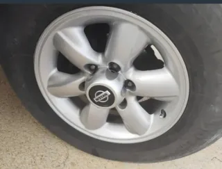 Tapabujes tapa cubos Nissan Terrano ll