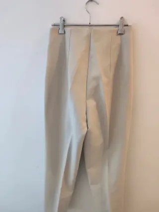 Pantalón Zara beige talla S