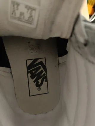 Botas Vans SK8-Hi Negras y Blancas